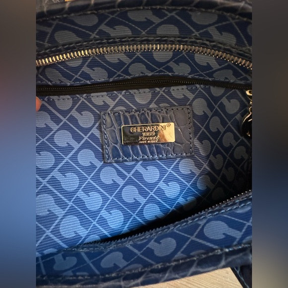 Gheradini leather handbag in like new condition - Picture 7 of 11